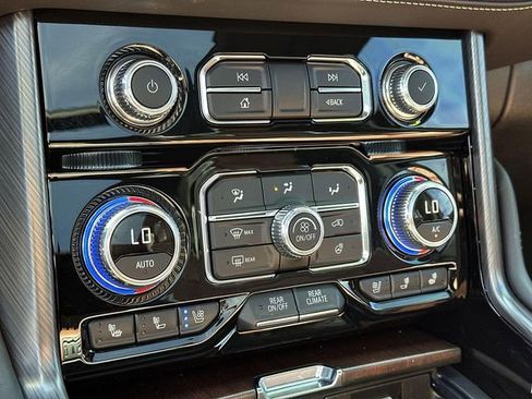 Used 2024 GMC Yukon Denali Ultimate image 38