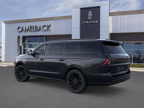 New 2026 Lincoln Navigator L Reserve w/ Jet Appearance Package AWD/4WD image 4