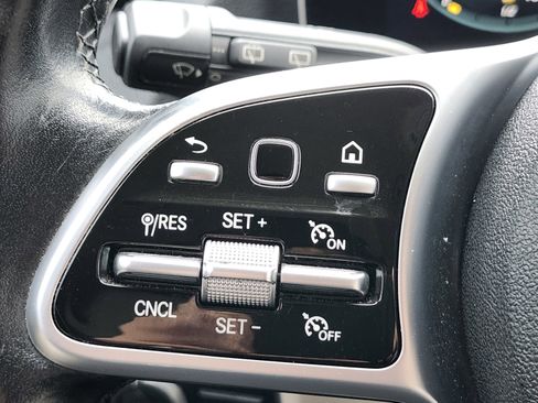 Used 2021 Mercedes-Benz GLA 250 4MATIC w/ Premium Package image 36