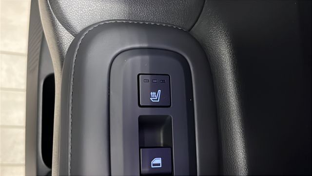 Used 2025 Hyundai Santa Fe Limited AWD/4WD image 37