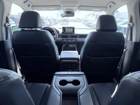 Used 2025 Honda Pilot EX-L image 27
