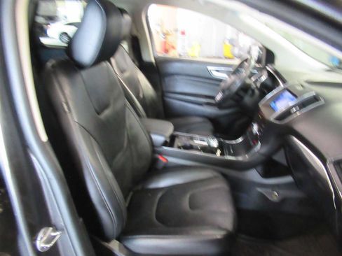 Used 2020 Ford Edge Titanium FWD image 23