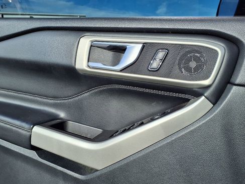 Certified 2023 Ford Explorer XLT w/ Class IV Trailer Tow Package image 17