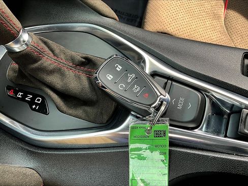 Used 2018 Chevrolet Camaro ZL1 image 32