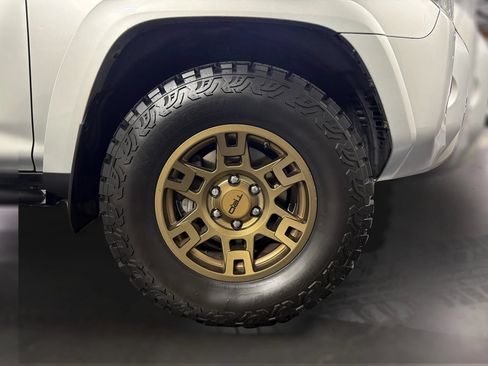 Used 2020 Toyota 4Runner TRD Off-Road AWD/4WD image 17