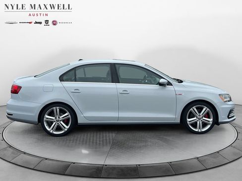 Used 2017 Volkswagen Jetta GLI FWD image 17