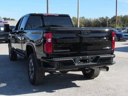 Used 2024 Chevrolet Silverado 2500 Custom w/ Custom Value Package image 6