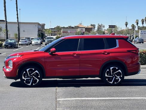 Used 2023 Mitsubishi Outlander SE image 4