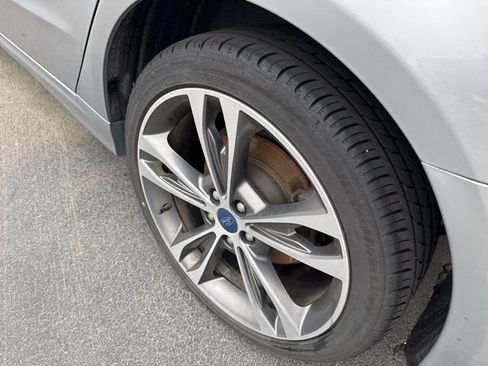 Used 2020 Ford Fusion Titanium image 12