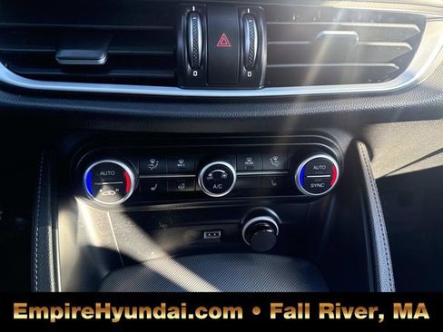 Used 2022 Alfa Romeo Stelvio Veloce image 26