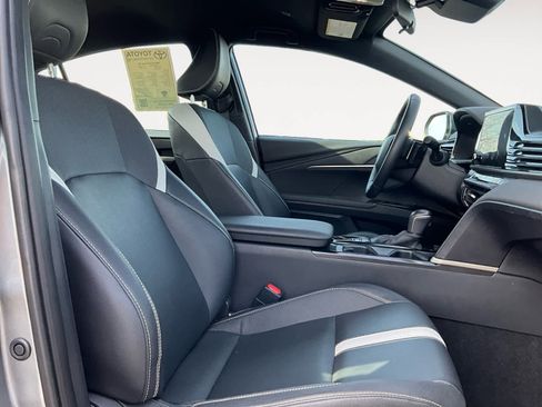 Used 2025 Toyota Camry SE image 17