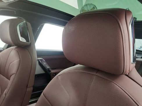 Used 2026 BMW 740i w/ Premium Package RWD image 64