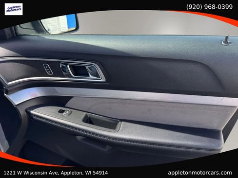 Used 2017 Ford Explorer XLT w/ Equipment Group 202A image 43