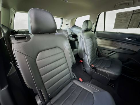 Used 2023 Volkswagen Atlas SEL Premium image 29