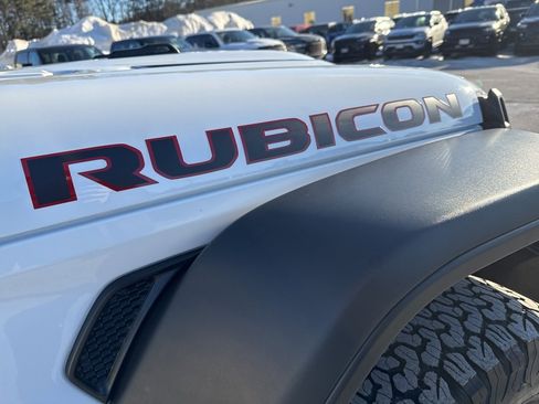 Certified 2024 Jeep Wrangler Unlimited Rubicon w/ Technology Group image 9