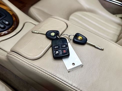 Used 2001 Jaguar XK8 Convertible RWD image 34