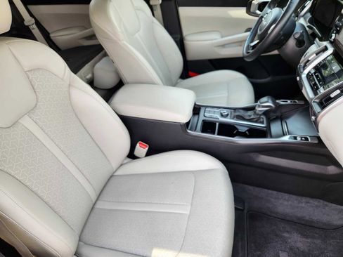 Used 2023 Kia Sorento S w/ Panoramic Sunroof Package image 16