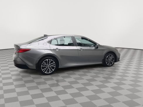 Used 2025 Toyota Camry XLE image 39