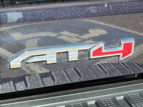 Used 2022 GMC Sierra 1500 AT4 w/ Technology Package AWD/4WD image 15