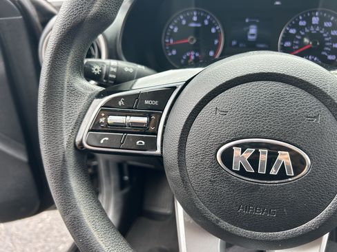 Used 2019 Kia Forte LXS FWD image 28
