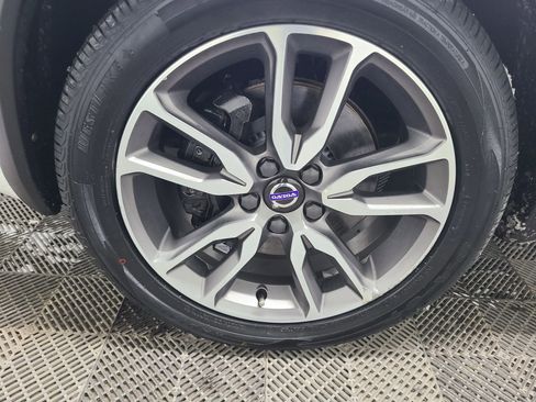 Used 2016 Volvo V60 T5 Cross Country Platinum w/ Climate Package image 18