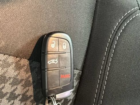 Used 2019 Dodge Challenger SXT RWD image 33