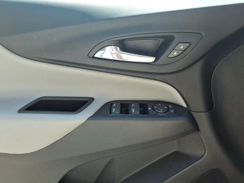 Used 2023 Chevrolet Equinox LT FWD image 12