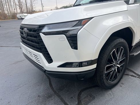 Used 2024 Lexus GX 550 550 Premium+ image 9