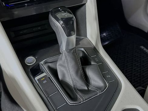 Used 2022 Volkswagen Tiguan SE R-Line FWD image 19