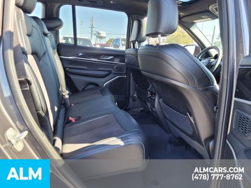 Used 2024 Jeep Grand Cherokee Trailhawk image 15