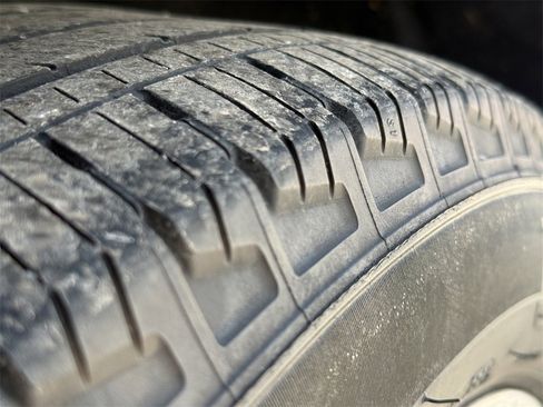 Used 2022 Ford Explorer Limited w/ Limited Technology Package image 22