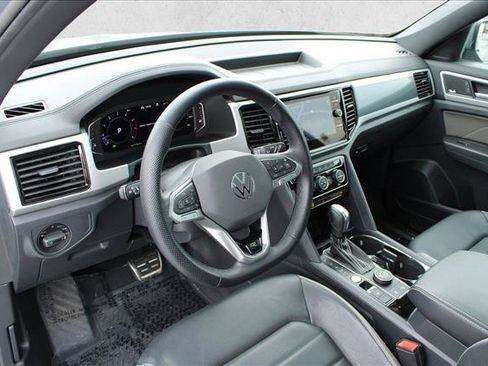 Used 2022 Volkswagen Atlas Cross Sport SEL Premium R-Line AWD/4WD image 19