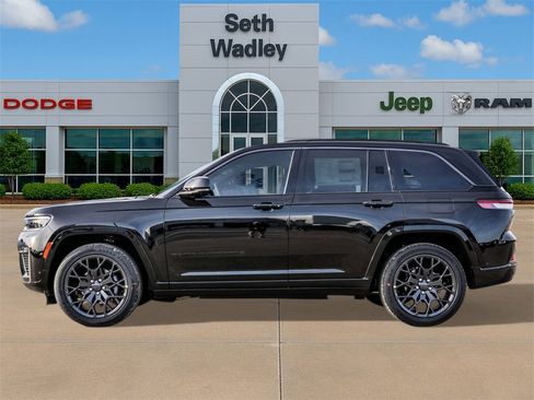 New 2026 Jeep Grand Cherokee Summit image 4