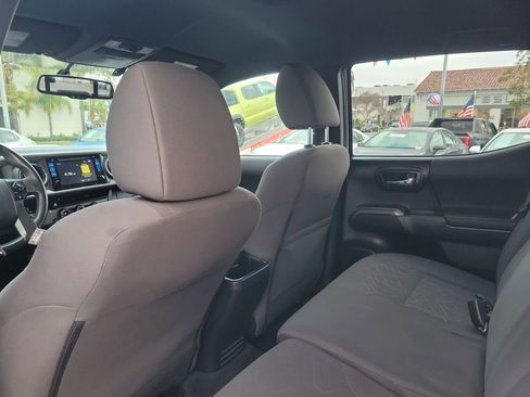 Used 2016 Toyota Tacoma TRD Sport w/ Towing Package image 11