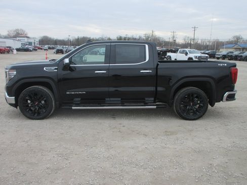 New 2026 GMC Sierra 1500 SLT w/ SLT Premium Package image 9
