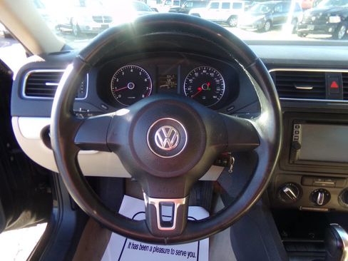 Used 2013 Volkswagen Jetta SE image 22