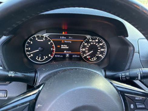 Used 2021 Nissan Altima 2.5 SV w/ SV Premium Package image 4