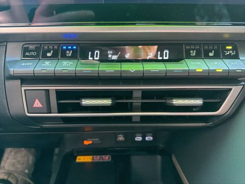 Used 2025 Toyota Camry XSE w/ Premium Plus Package image 13