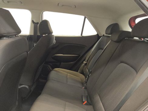 Used 2021 Hyundai Venue SE FWD image 18