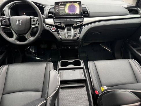 Used 2025 Honda Odyssey Touring image 13