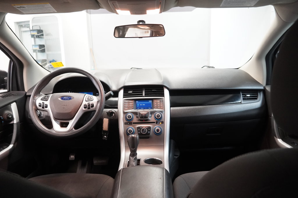 Used 2014 Ford Edge SE FWD image 18
