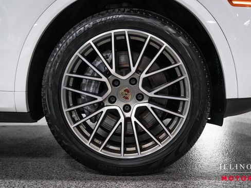 Used 2022 Porsche Cayenne Platinum Edition AWD/4WD image 12