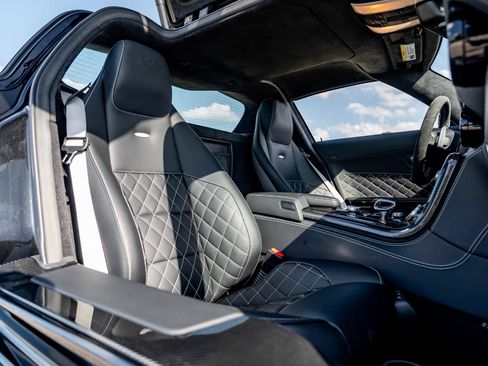 Used 2015 Mercedes-Benz SLS AMG GT Final Edition image 4