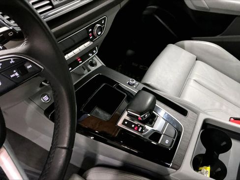 Used 2023 Audi Q5 2.0T Premium w/ Convenience Package image 19