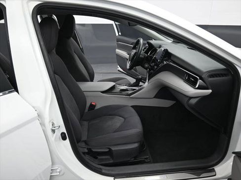 Certified 2023 Toyota Camry LE FWD image 33