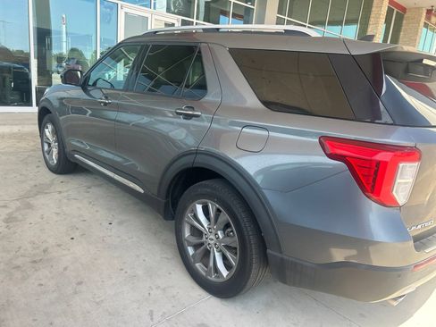Used 2023 Ford Explorer Limited AWD/4WD image 13