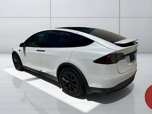 Used 2022 Tesla Model X Plaid AWD/4WD image 2