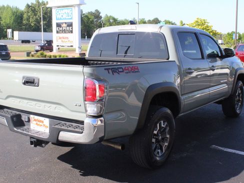 Used 2022 Toyota Tacoma TRD Off-Road AWD/4WD image 6
