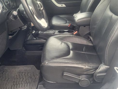Used 2014 Jeep Wrangler Sahara AWD/4WD image 11