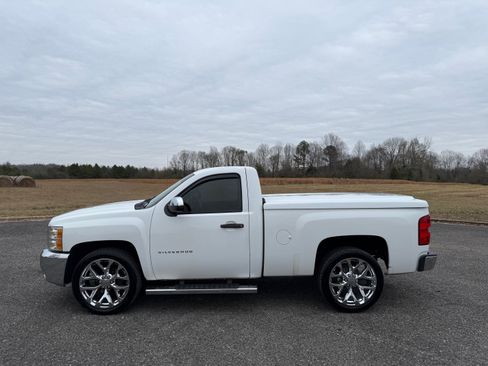 Used 2012 Chevrolet Silverado 1500 W/T image 2